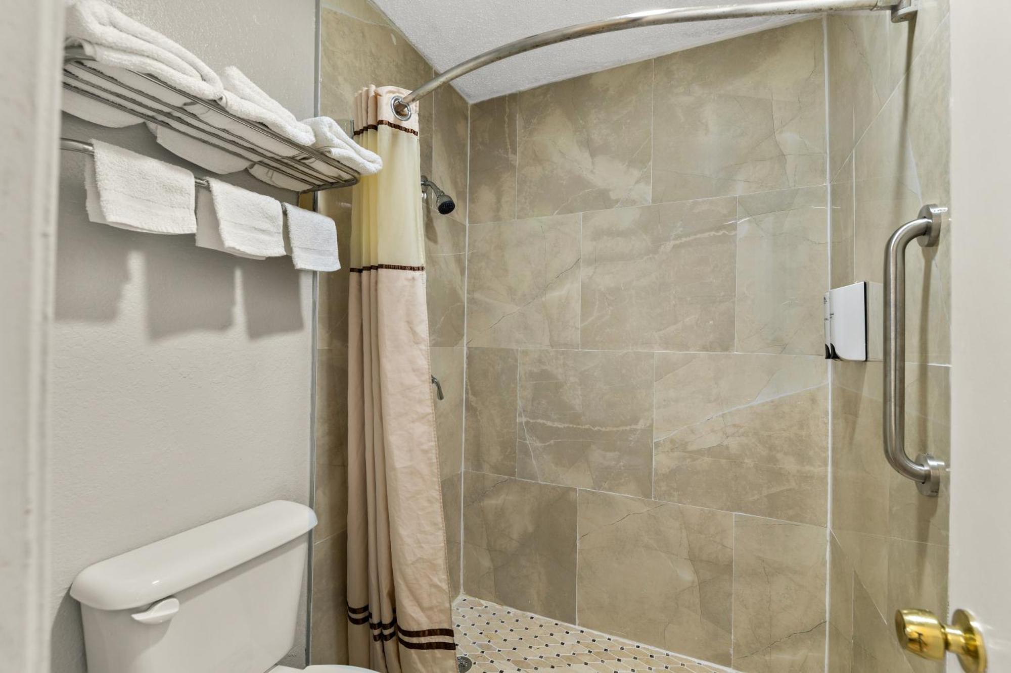 Americas Best Value Inn Bonham Eksteriør bilde